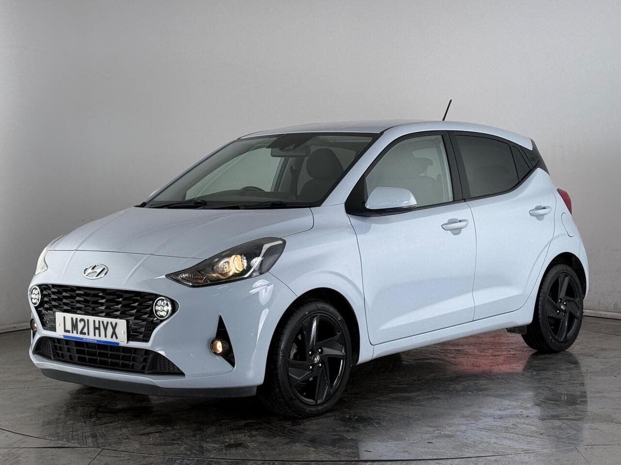 Hyundai i10 thumbnail Front Left