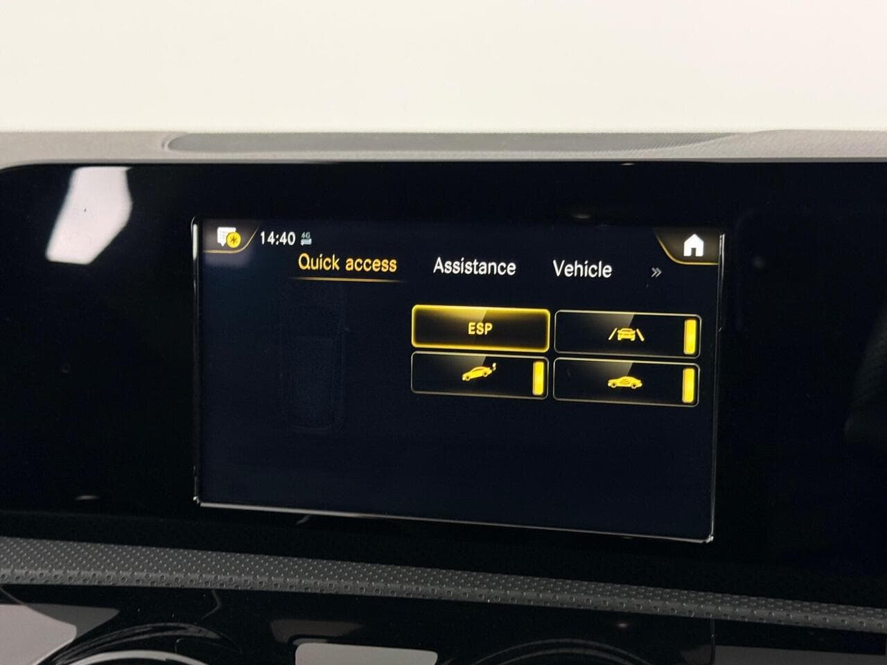 Mercedes-Benz A Class thumbnail Infotainment System