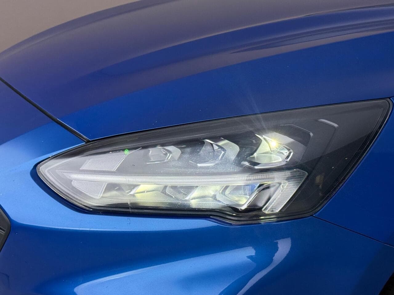 Ford Focus thumbnail Lights Front