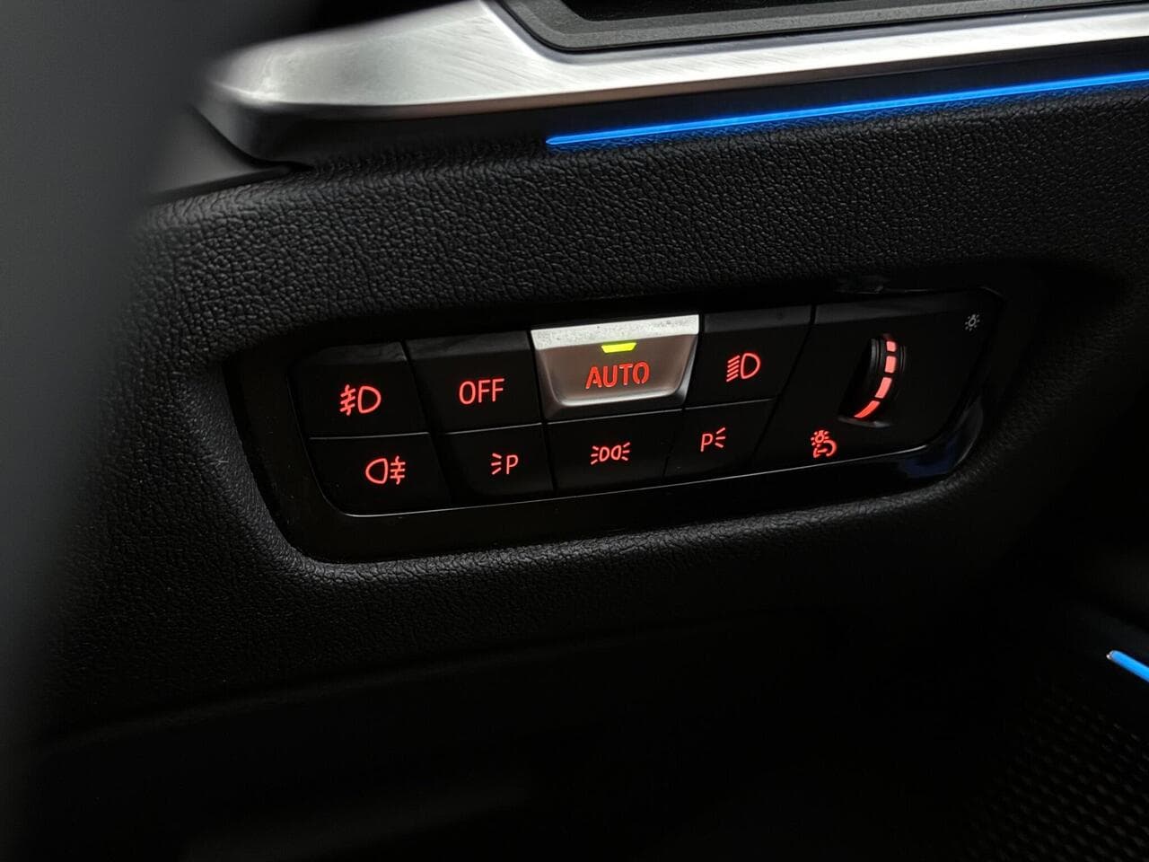 BMW 3 Series thumbnail Misc Controls
