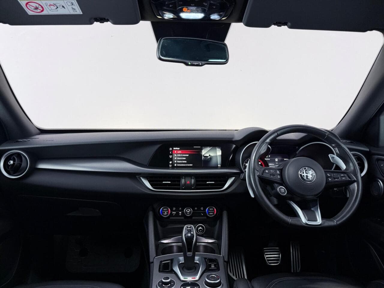 Alfa Romeo Stelvio thumbnail Interior Front