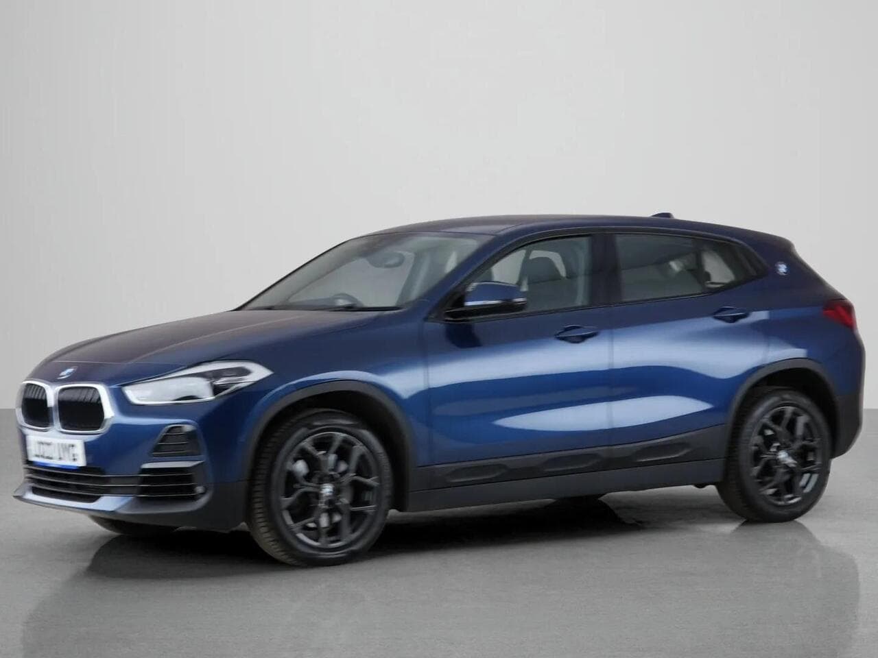 BMW X2 thumbnail Front Left