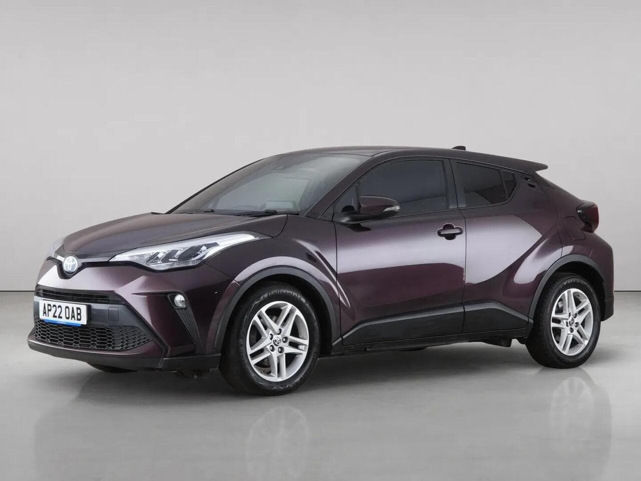 Toyota C-HR thumbnail Front Left