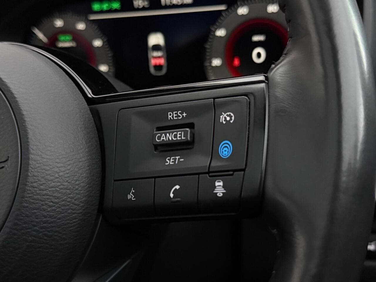 Nissan Qashqai thumbnail Misc Controls