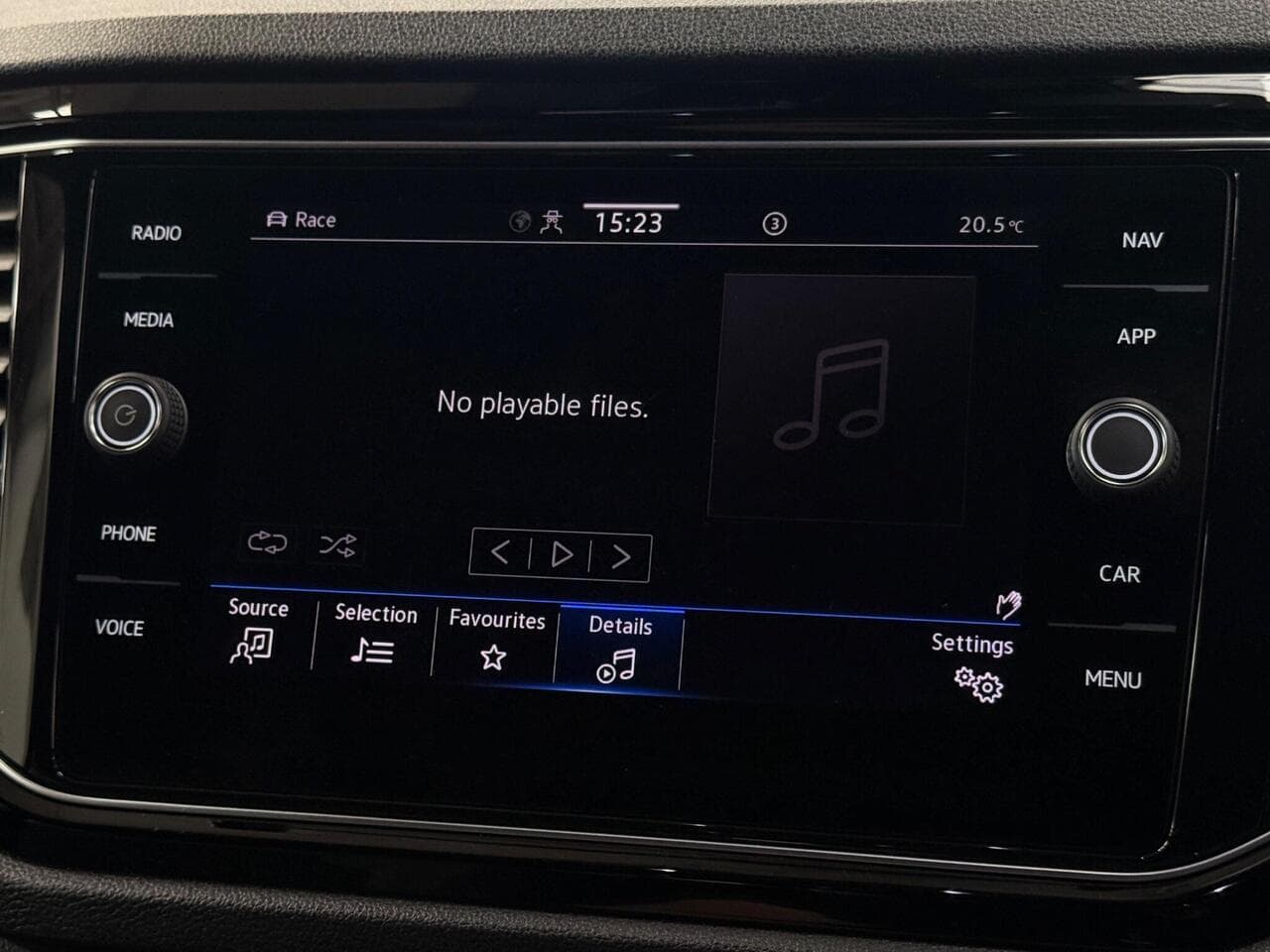 Volkswagen T-Roc thumbnail Infotainment System
