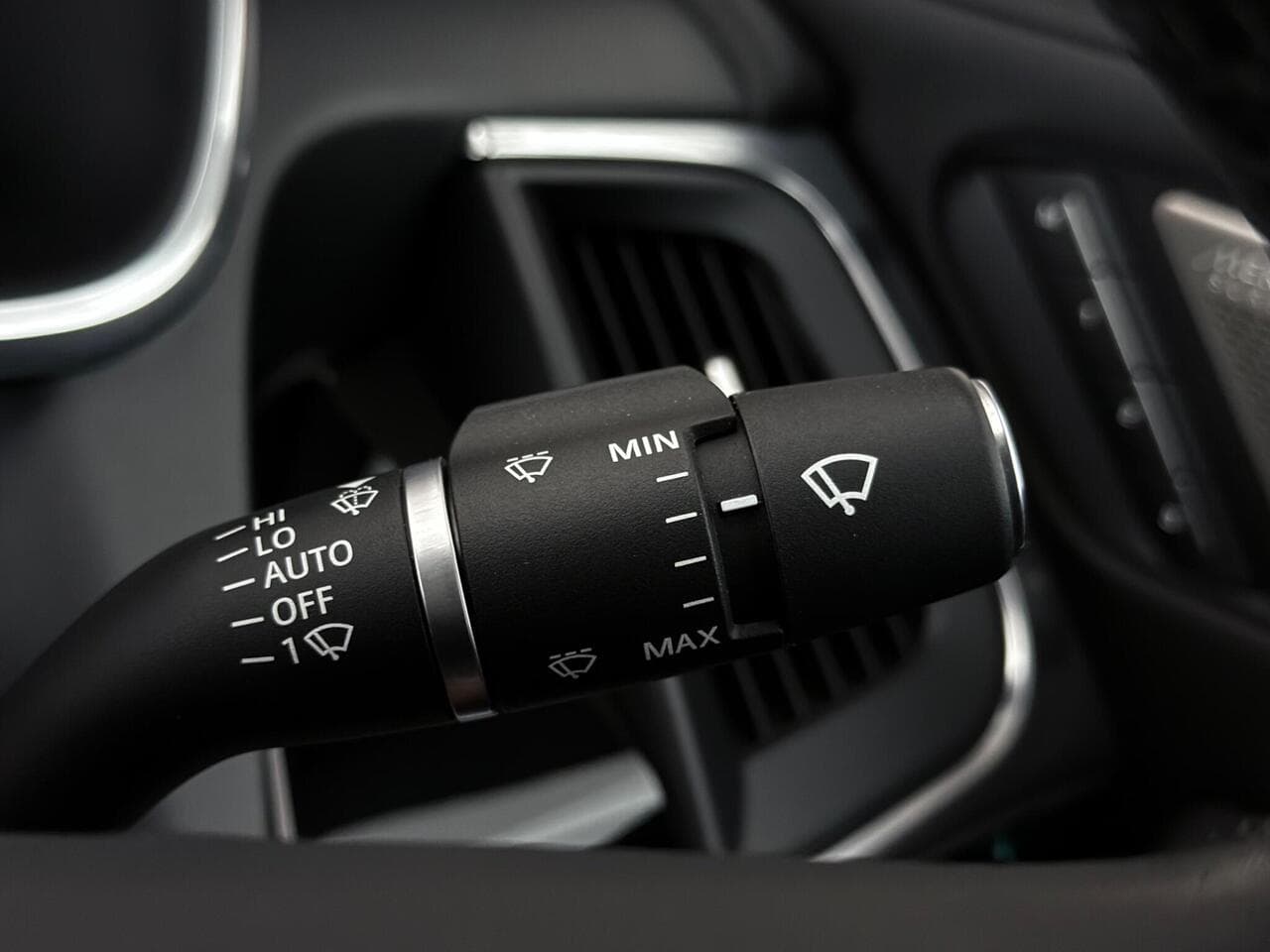 Jaguar I-PACE thumbnail Misc Controls