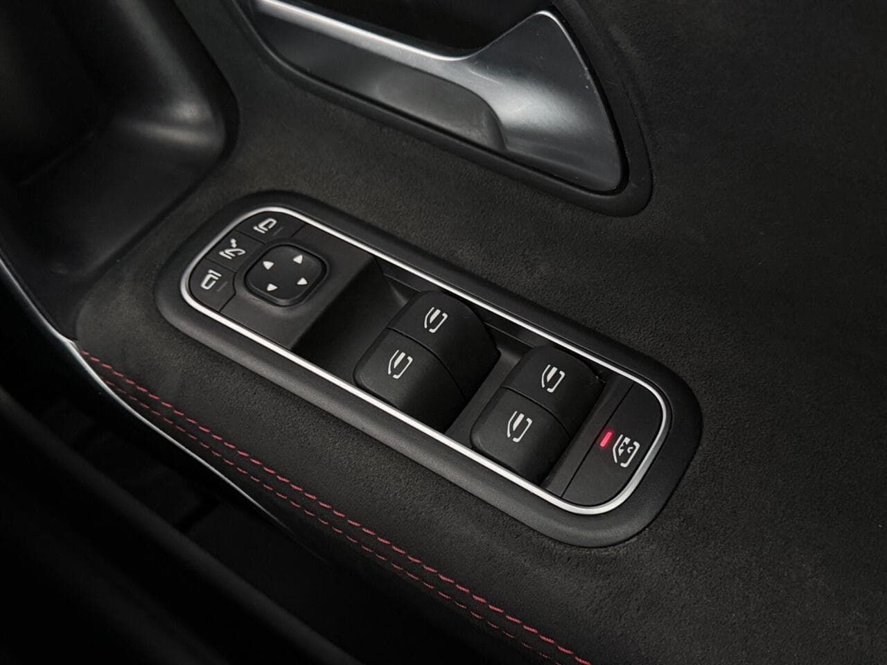 Mercedes-Benz A Class thumbnail Misc Controls