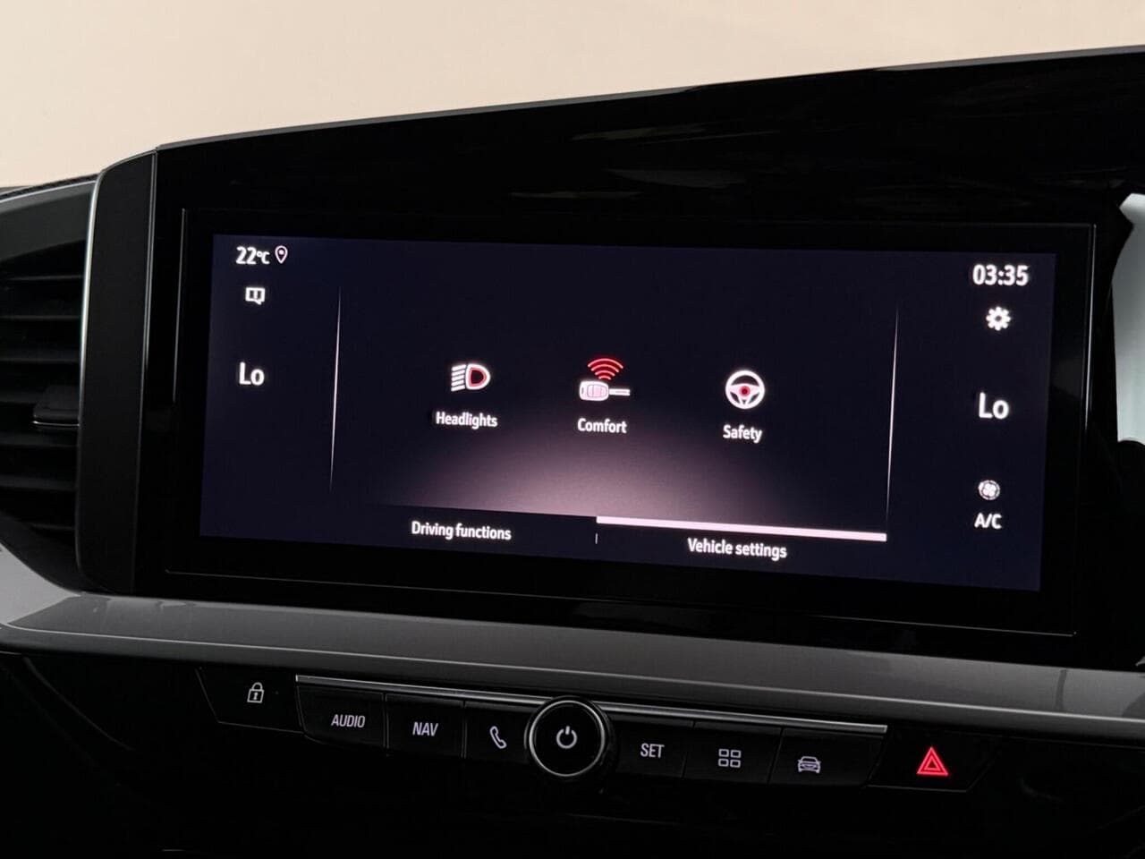 Vauxhall Mokka thumbnail Infotainment System