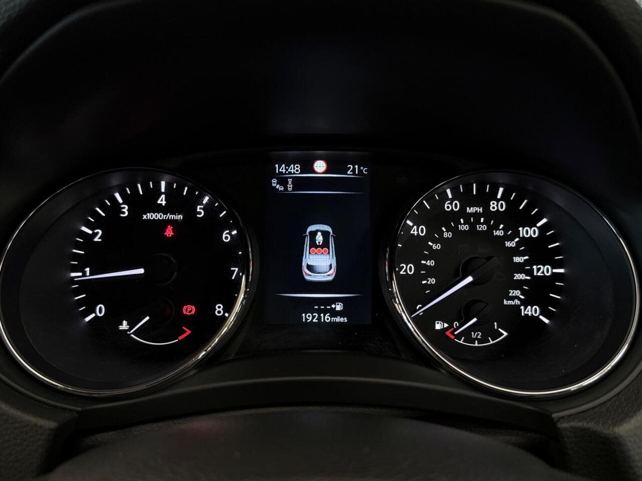 Nissan Qashqai thumbnail Driver Instruments