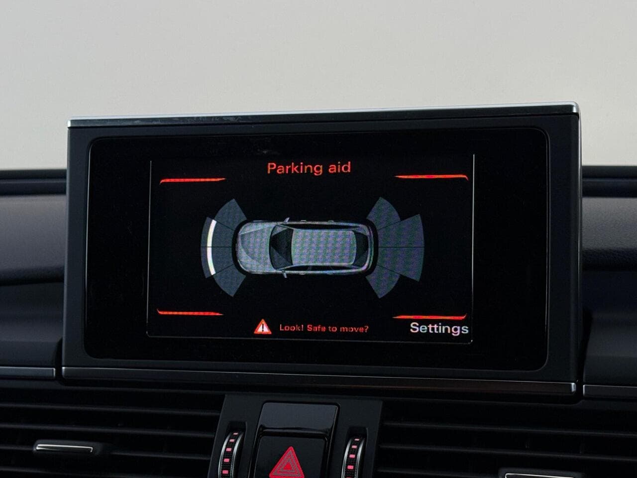 Audi A6 Allroad thumbnail Infotainment System