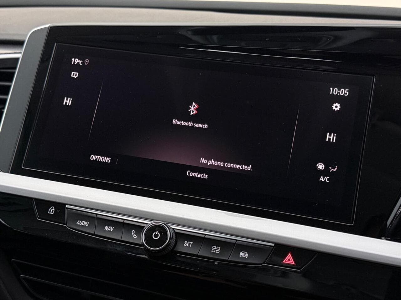 Vauxhall Grandland thumbnail Infotainment System