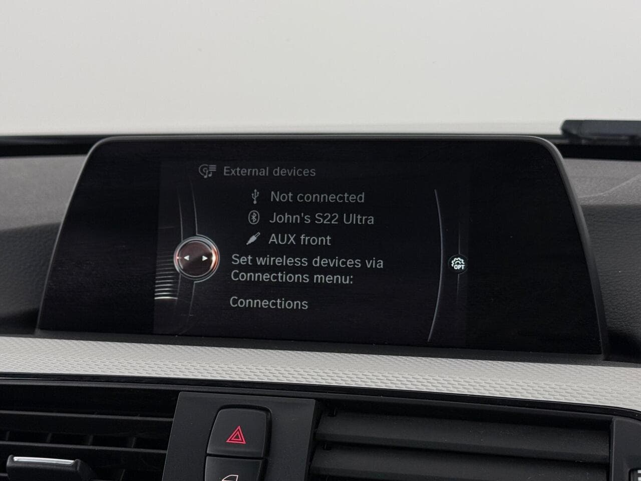 BMW 3 Series thumbnail Infotainment System