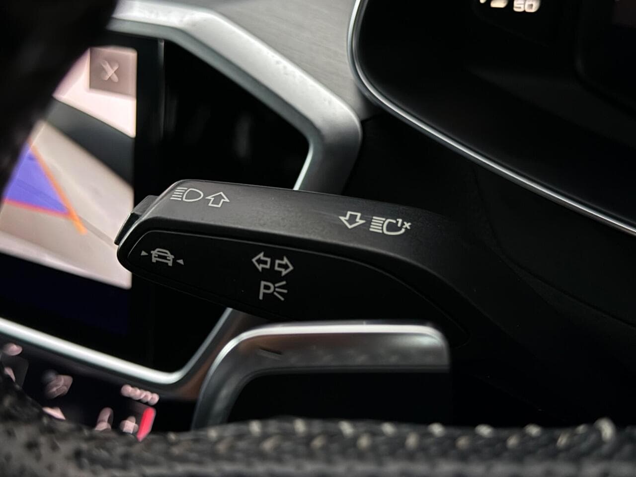 Audi A6 Saloon thumbnail Misc Controls