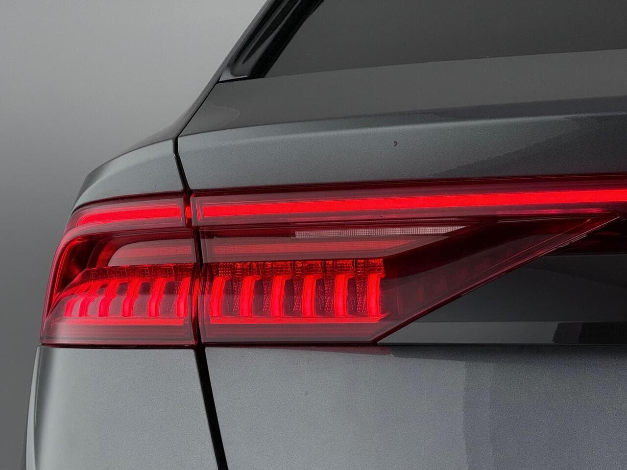 Audi Q8 thumbnail Lights Rear
