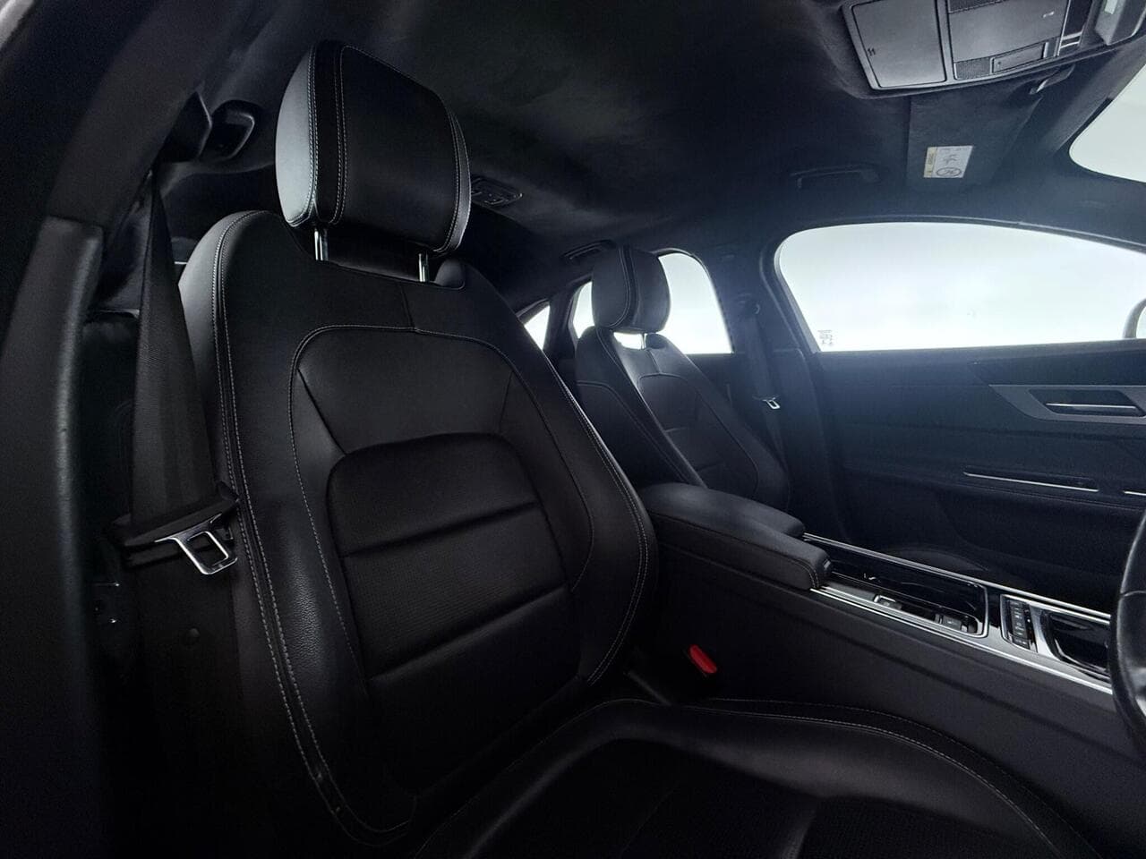 Jaguar XF thumbnail Seats Rear