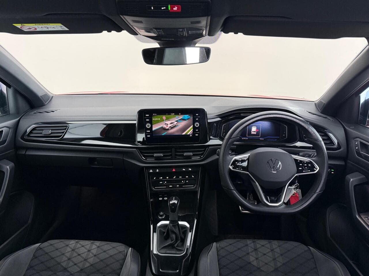 Volkswagen T-Roc thumbnail Interior Front