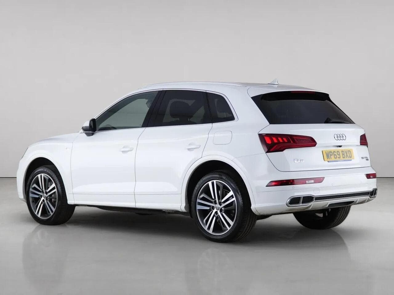 Audi Q5 thumbnail Rear Left