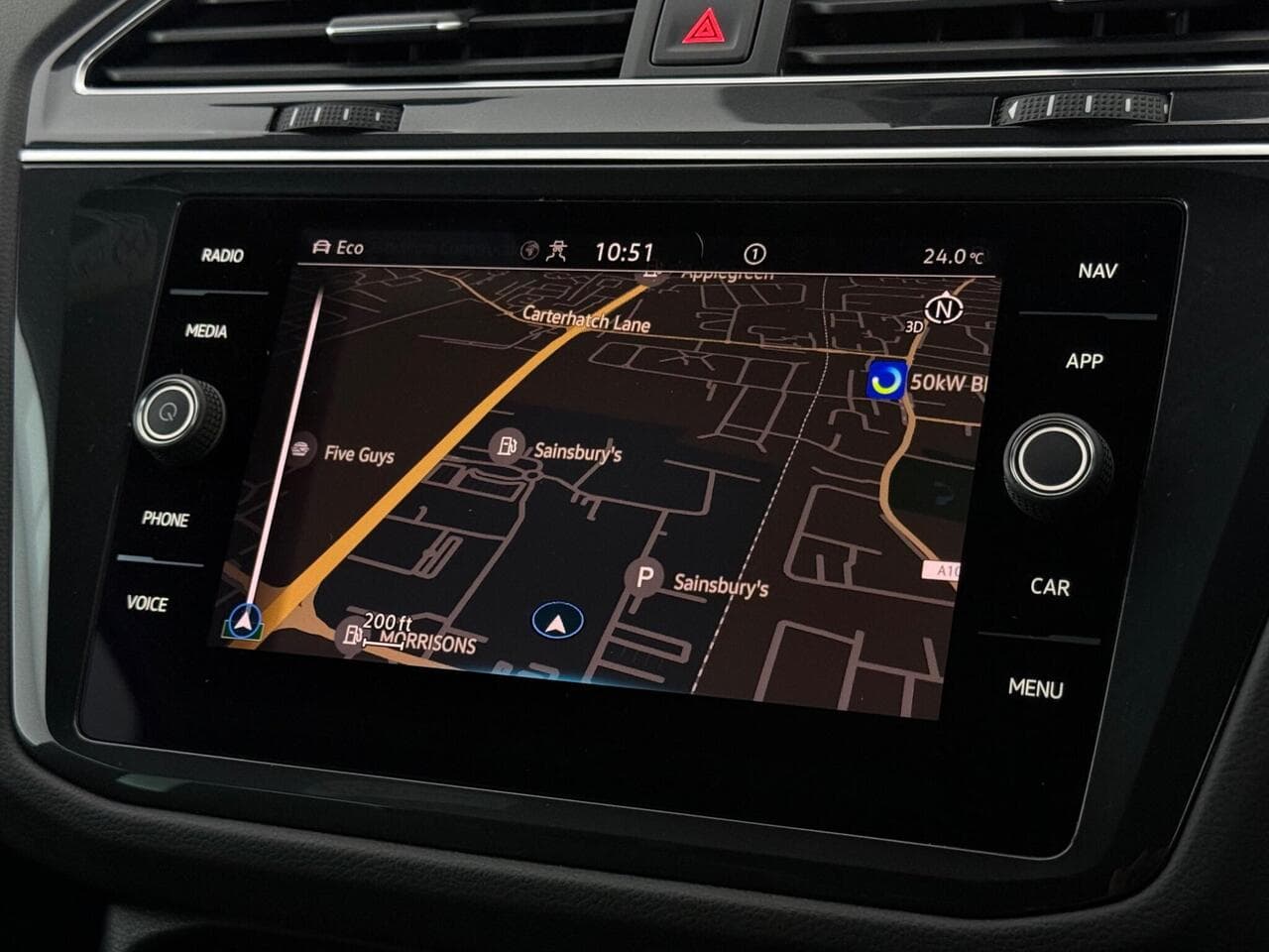 Volkswagen Tiguan thumbnail Infotainment System