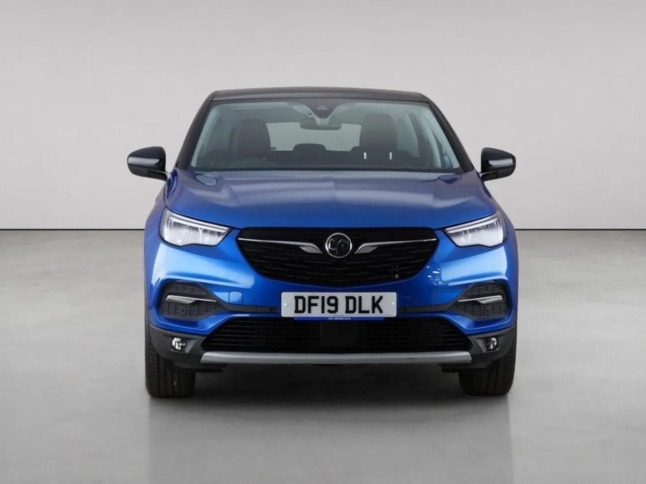 Vauxhall Grandland X thumbnail Front