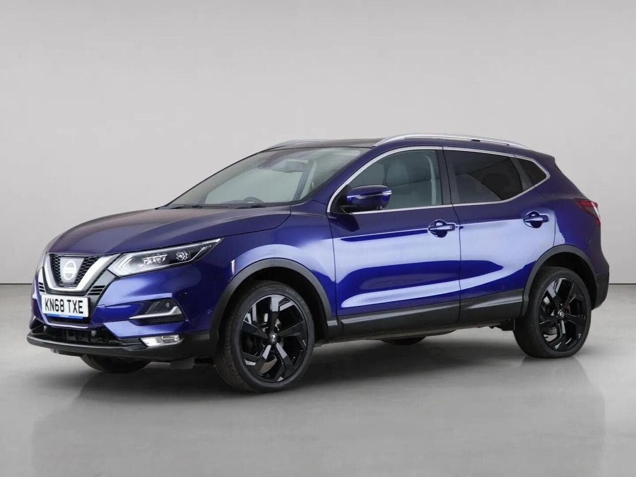 Nissan Qashqai thumbnail Front Left