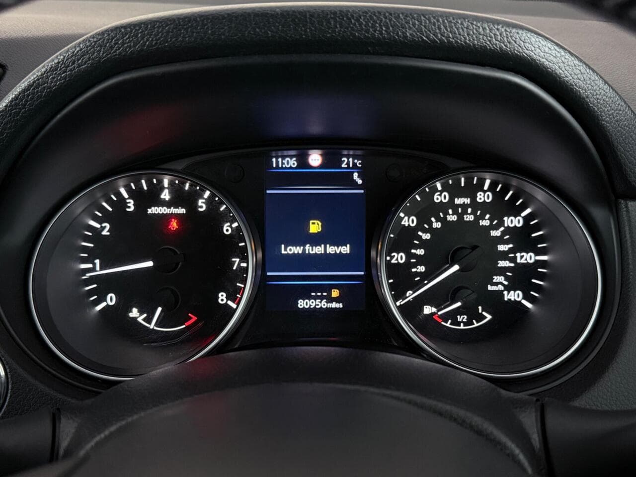 Nissan Qashqai thumbnail Driver Instruments