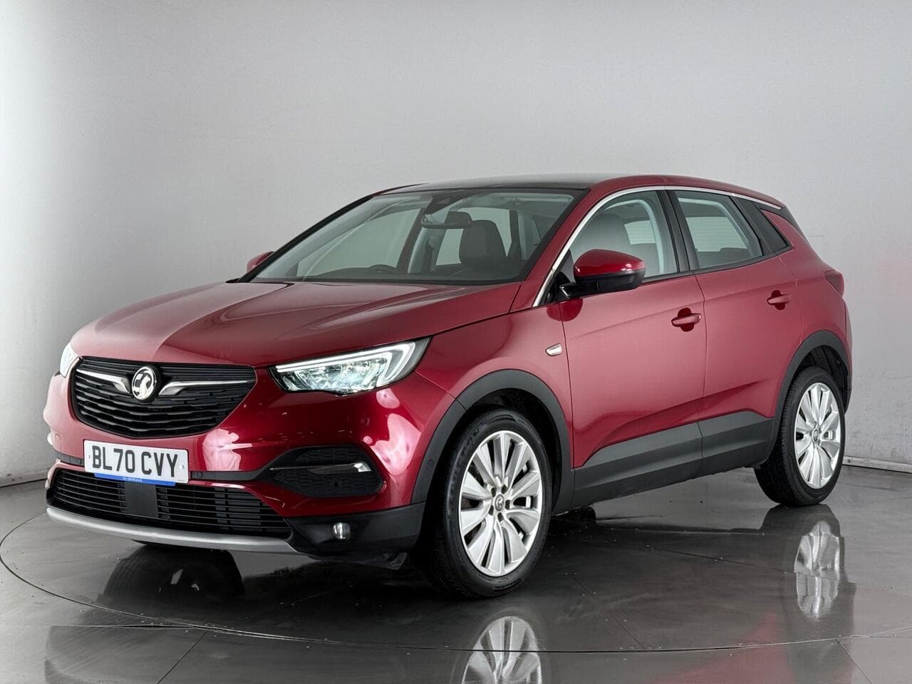 Vauxhall Grandland X thumbnail Front Left