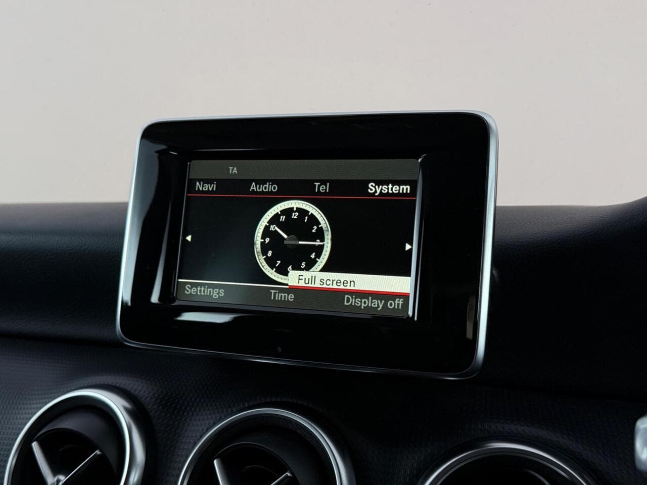 Mercedes-Benz A Class thumbnail Infotainment System