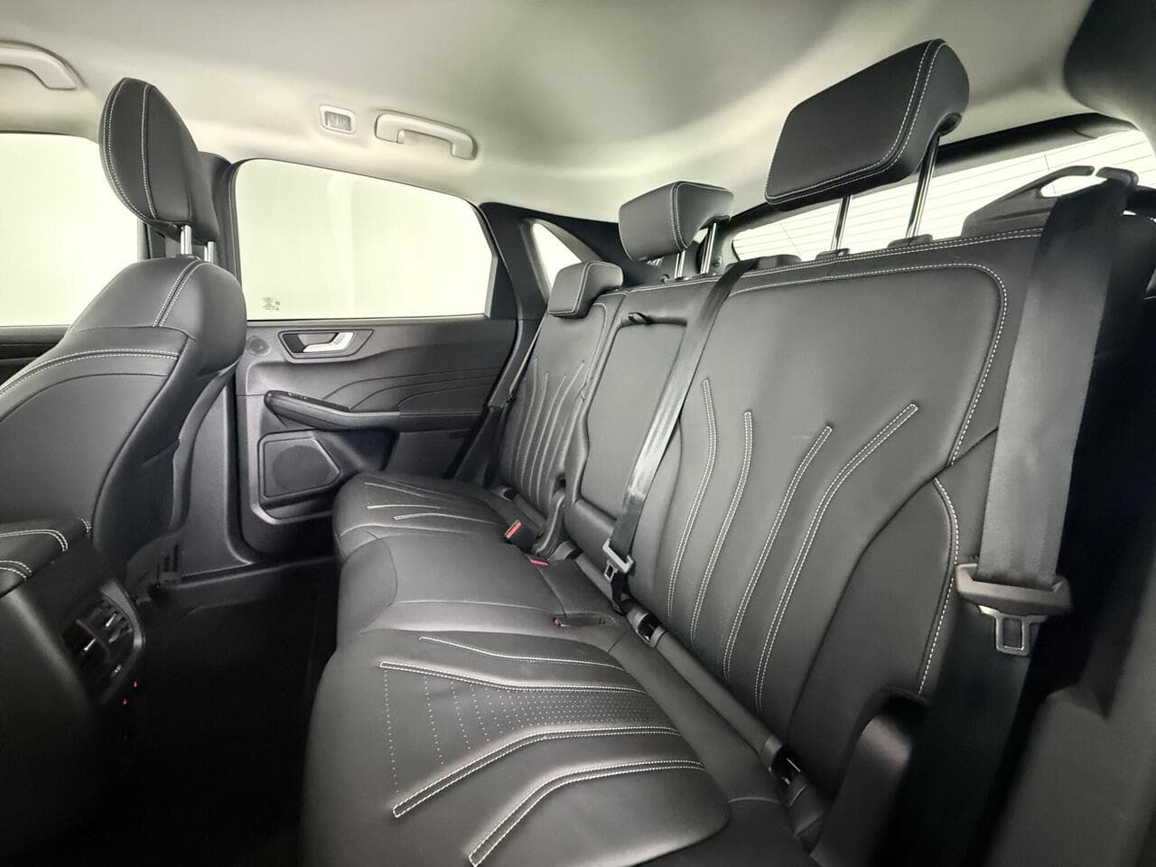 Ford Kuga thumbnail Seats Rear