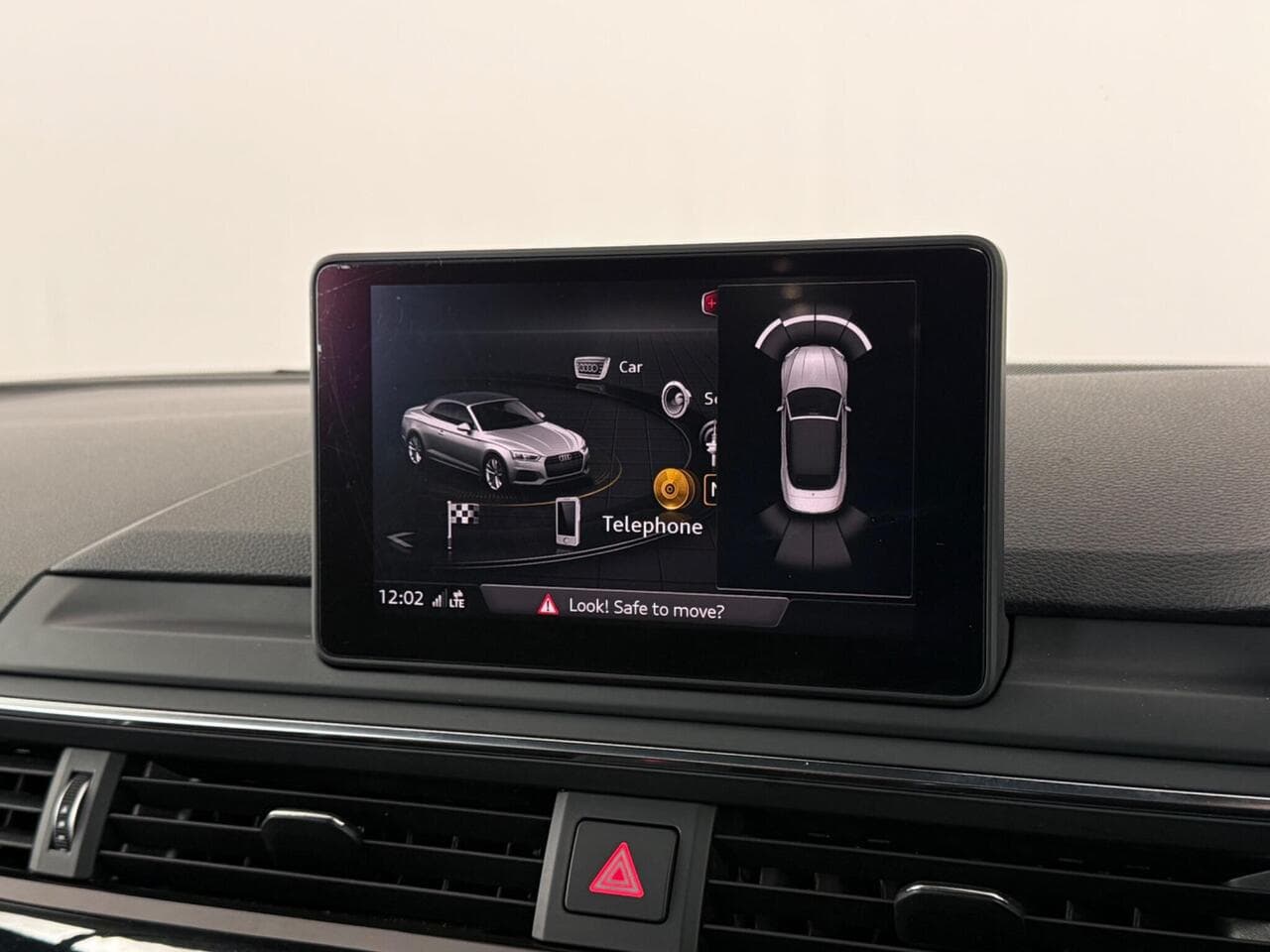 Audi A5 Cabriolet thumbnail Infotainment System