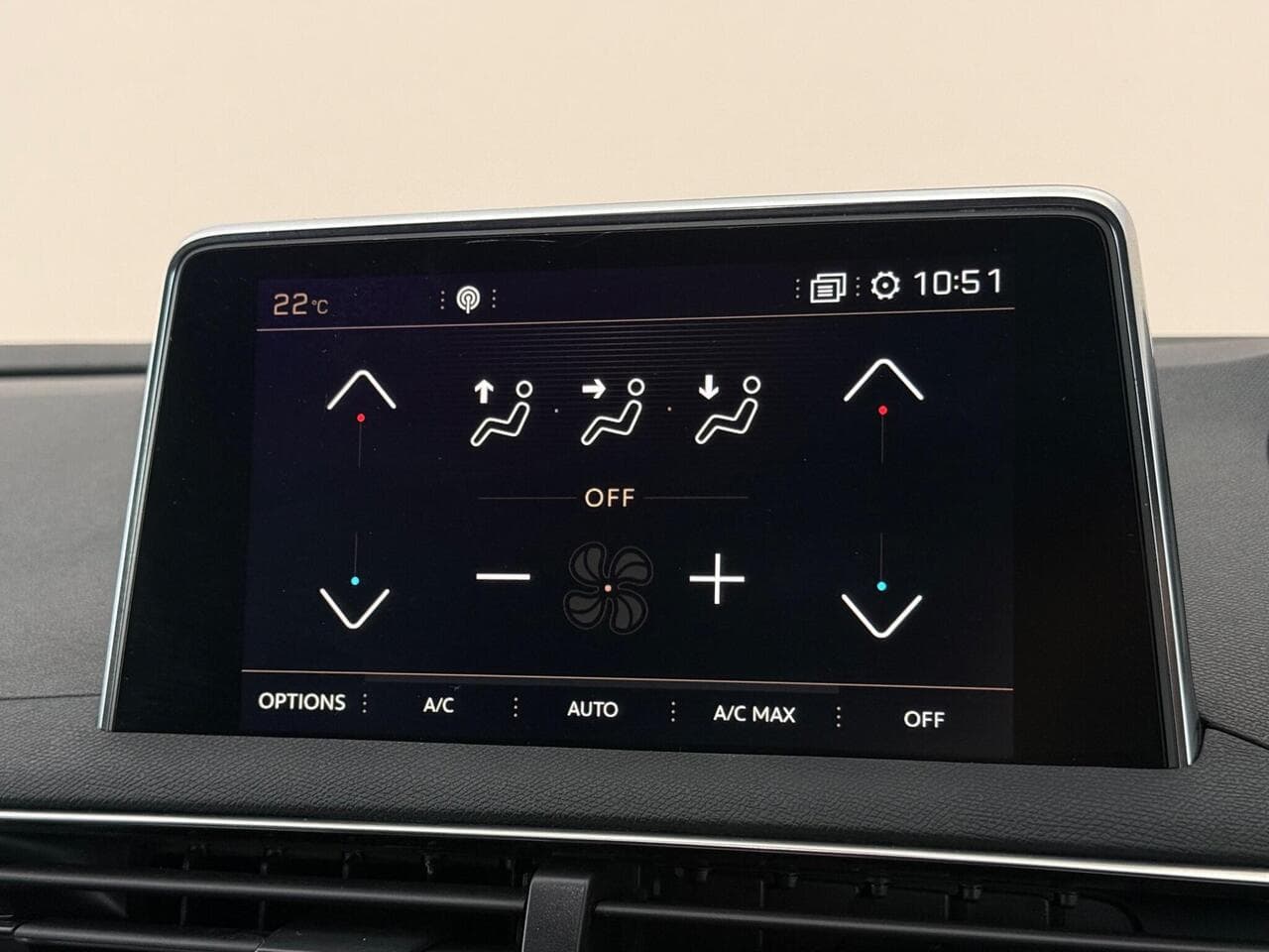 Peugeot 5008 thumbnail Infotainment System