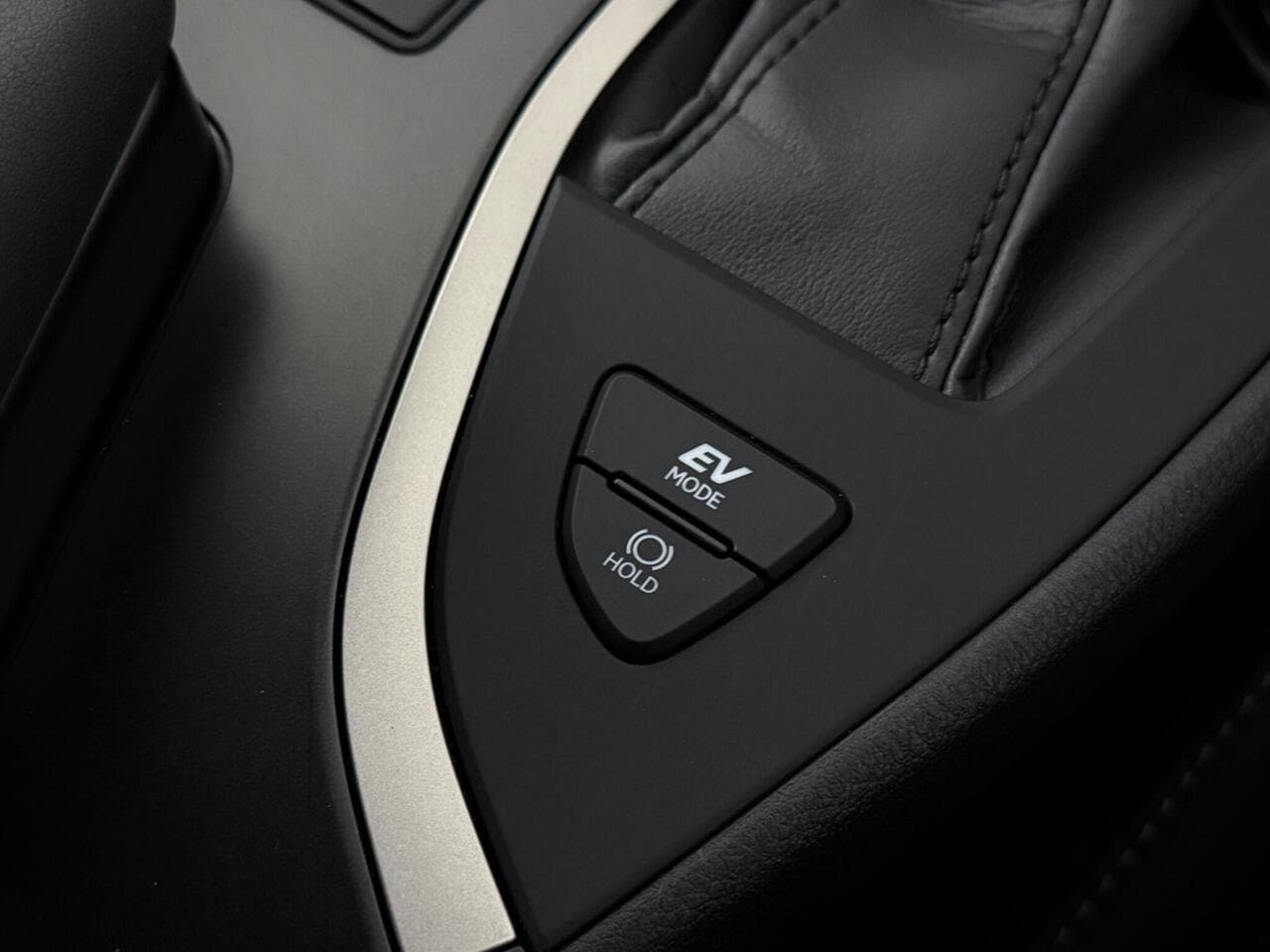 Lexus UX thumbnail Misc Controls
