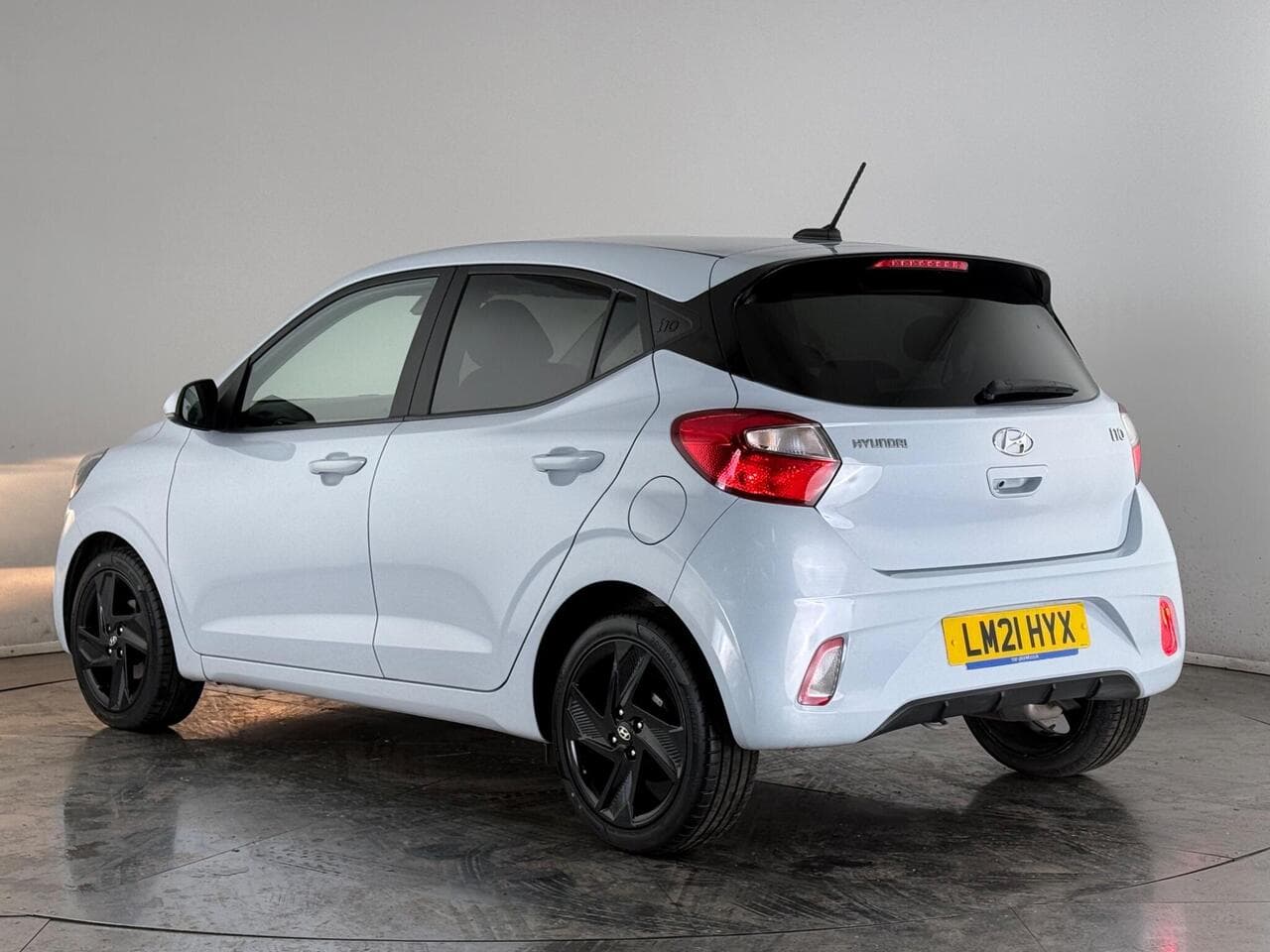 Hyundai i10 thumbnail Rear Left