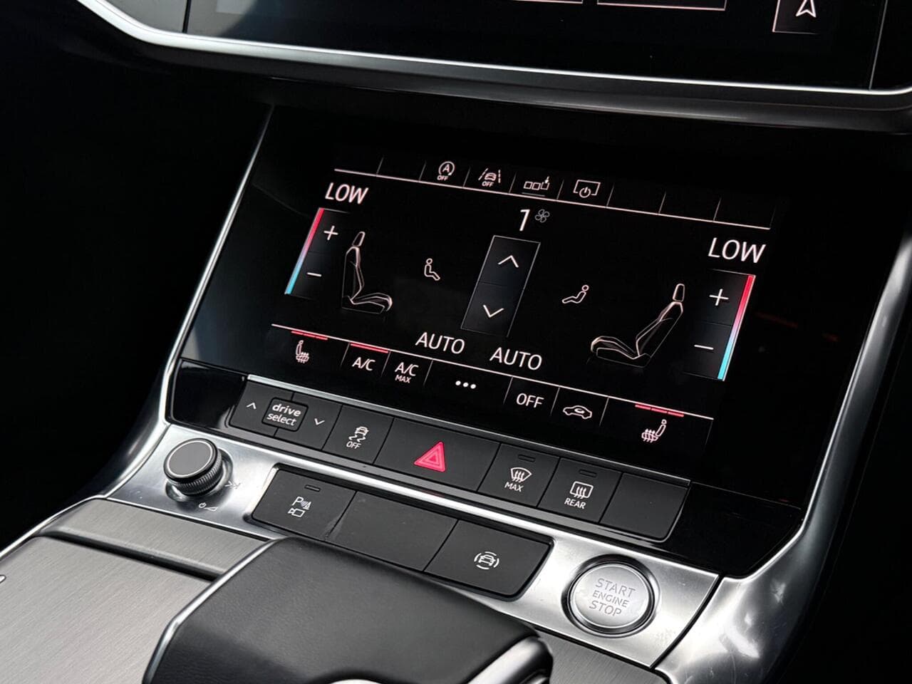 Audi A6 Avant thumbnail Infotainment System