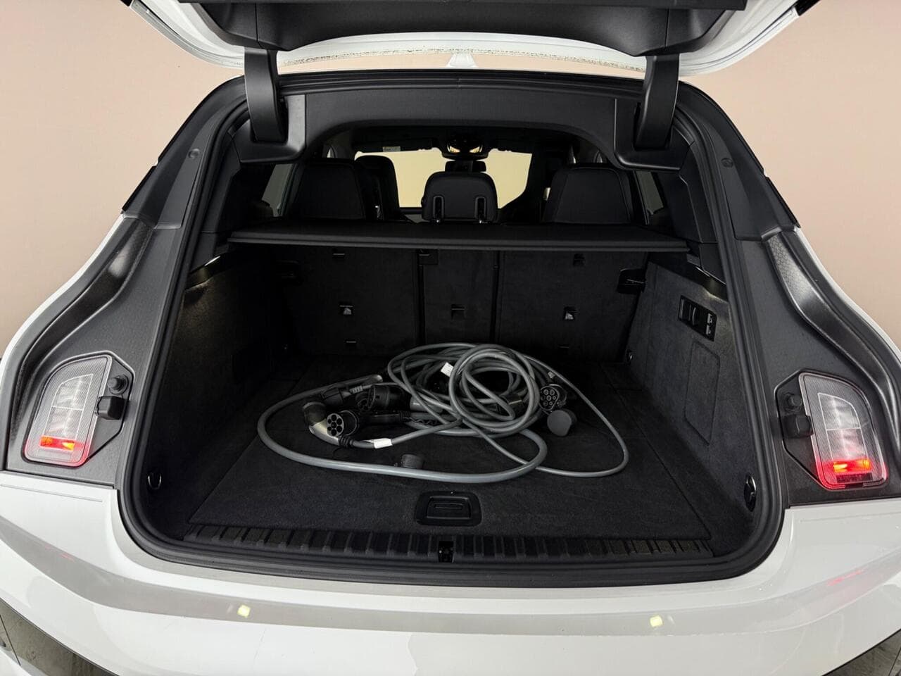 BMW iX thumbnail Boot