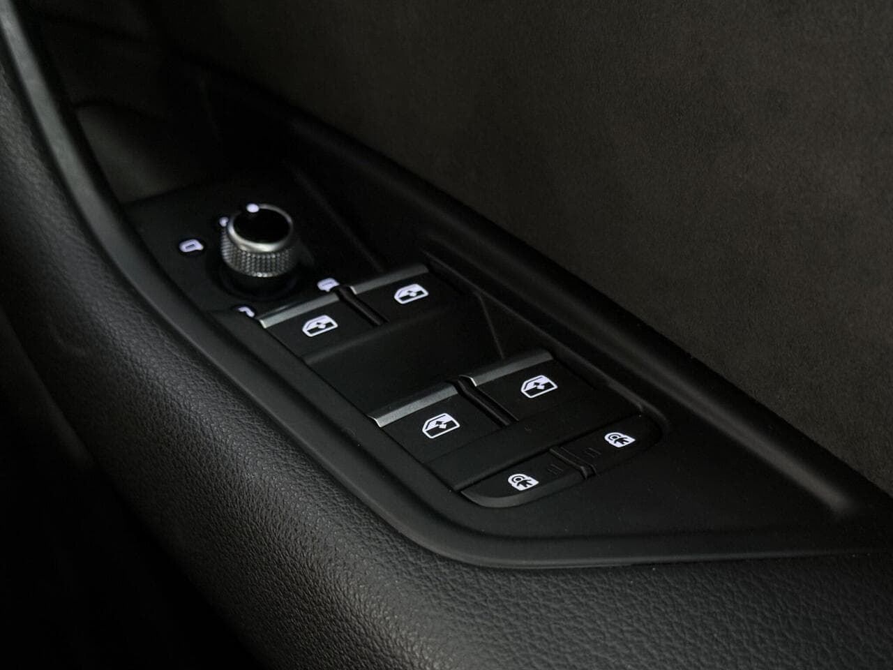 Audi A4 thumbnail Misc Controls
