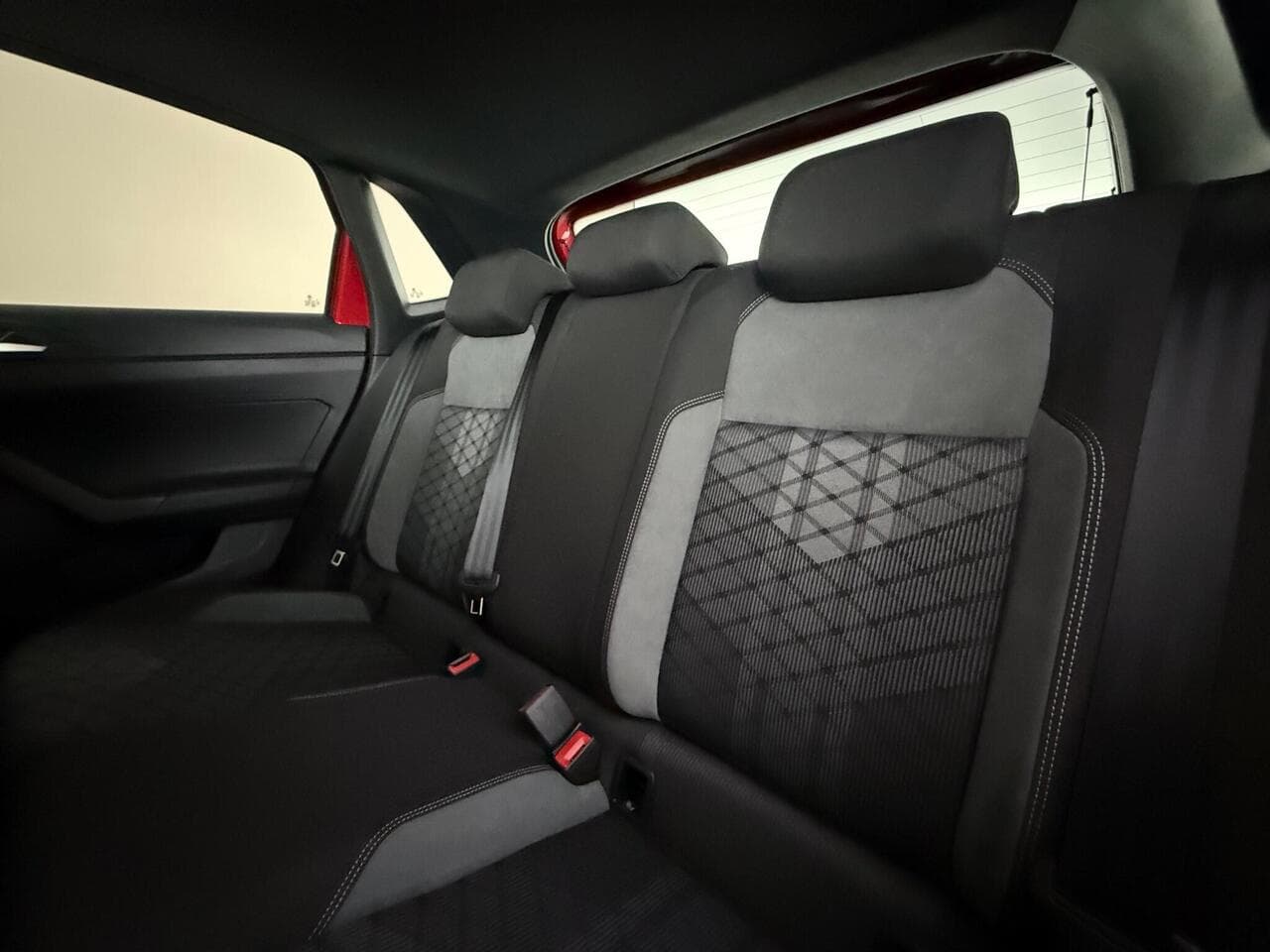 Volkswagen Polo thumbnail Seats Rear