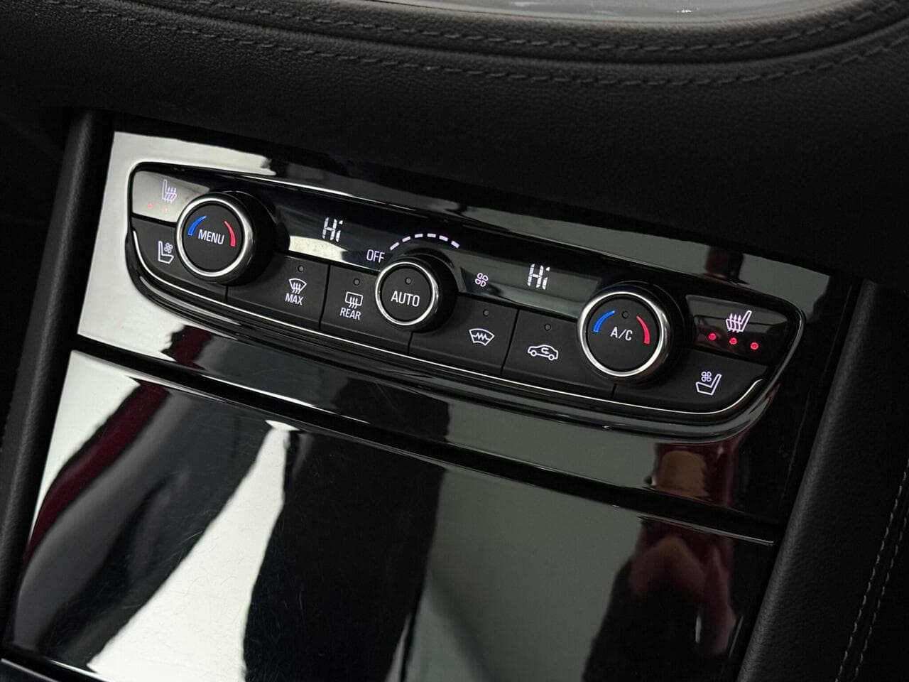 Vauxhall Grandland X thumbnail Misc Controls