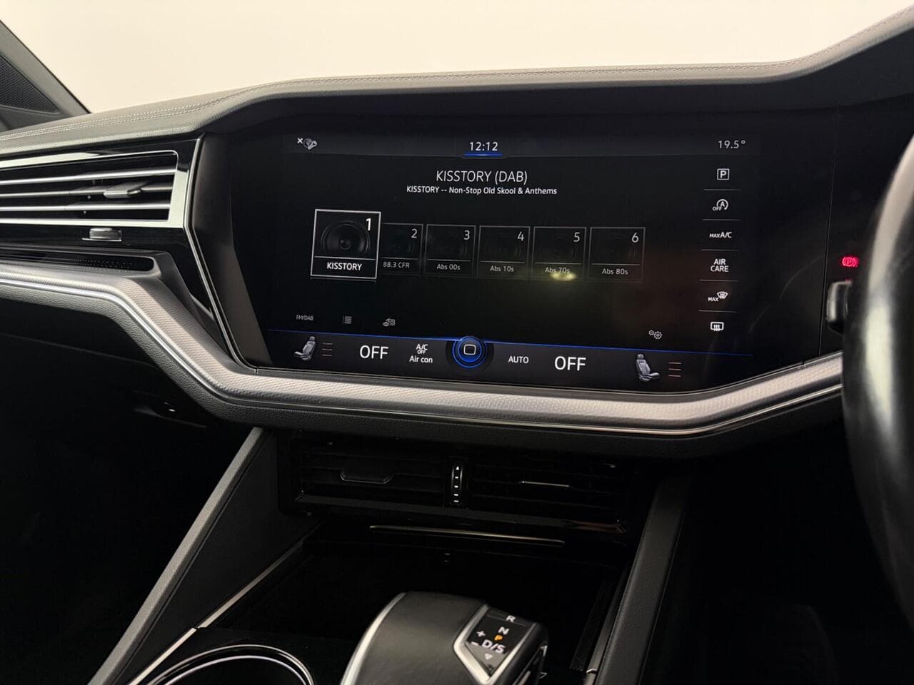 Volkswagen Touareg thumbnail Infotainment System