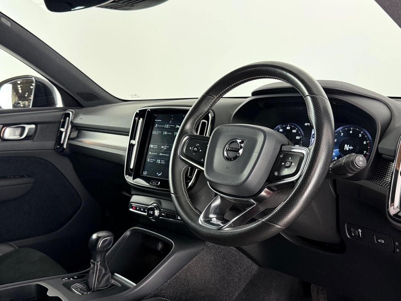 Volvo XC40 thumbnail Interior Front