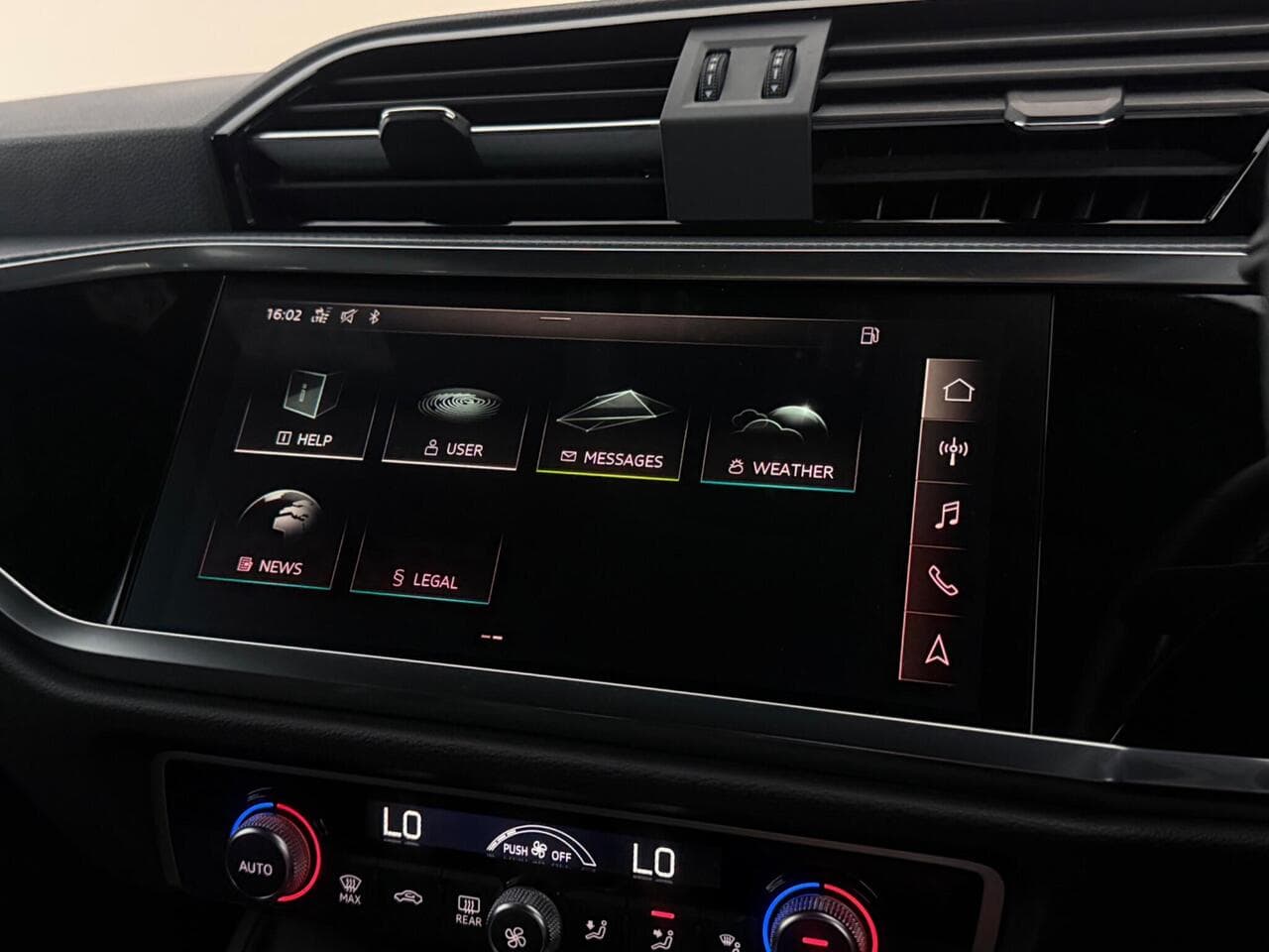 Audi Q3 thumbnail Infotainment System