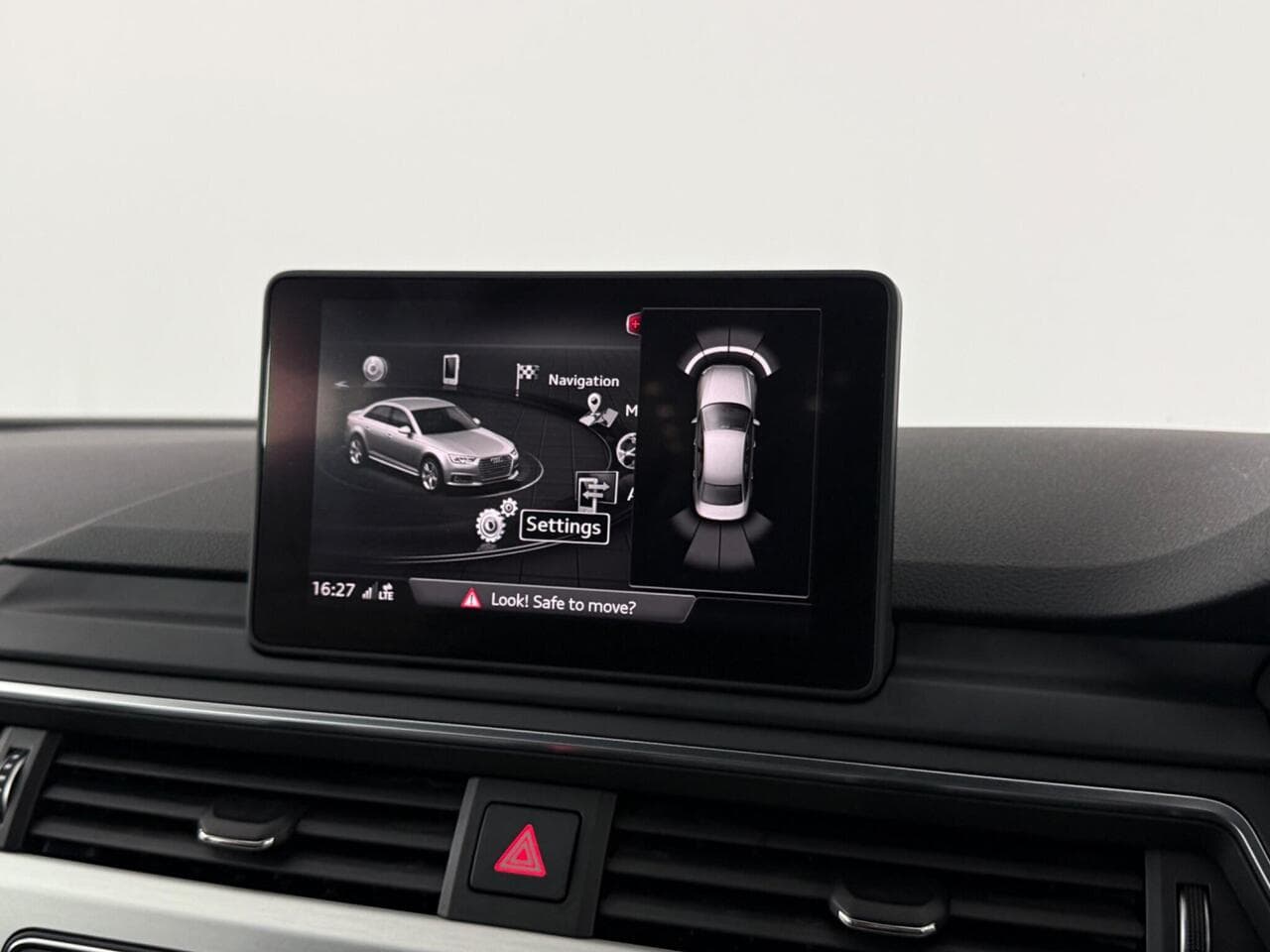Audi A4 thumbnail Infotainment System