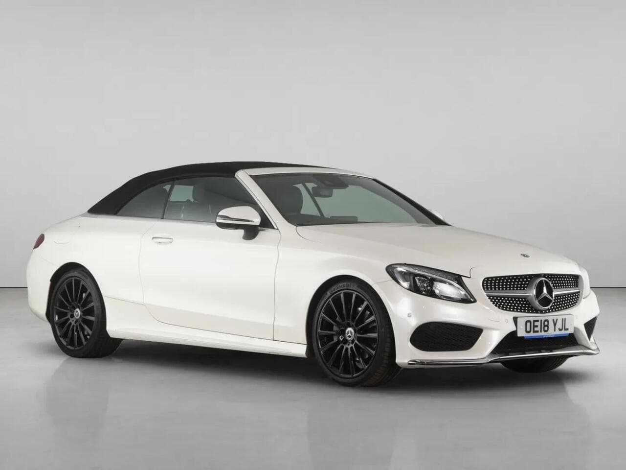 Mercedes-Benz C Class thumbnail Front Right
