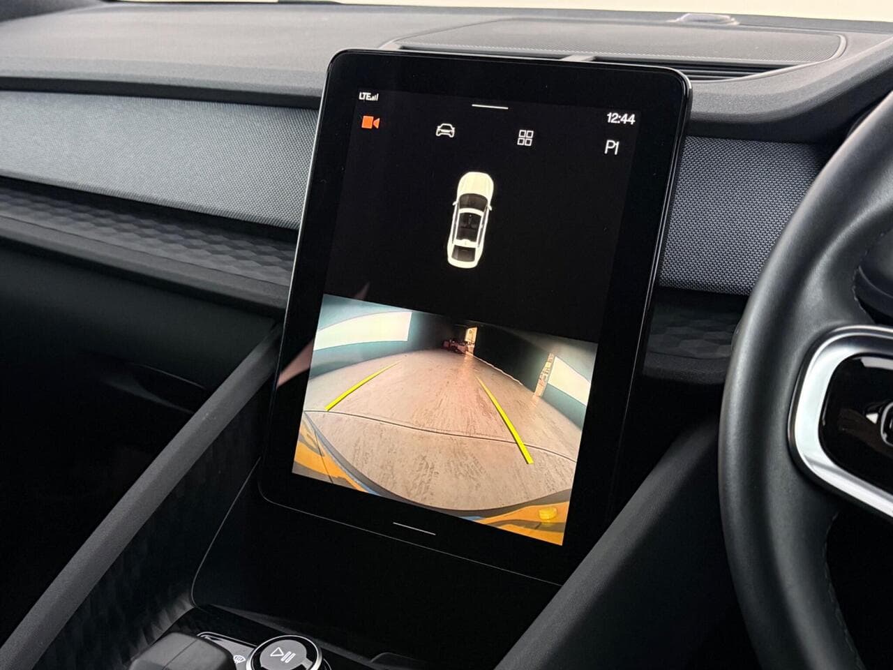 Polestar Polestar 2 thumbnail Infotainment System
