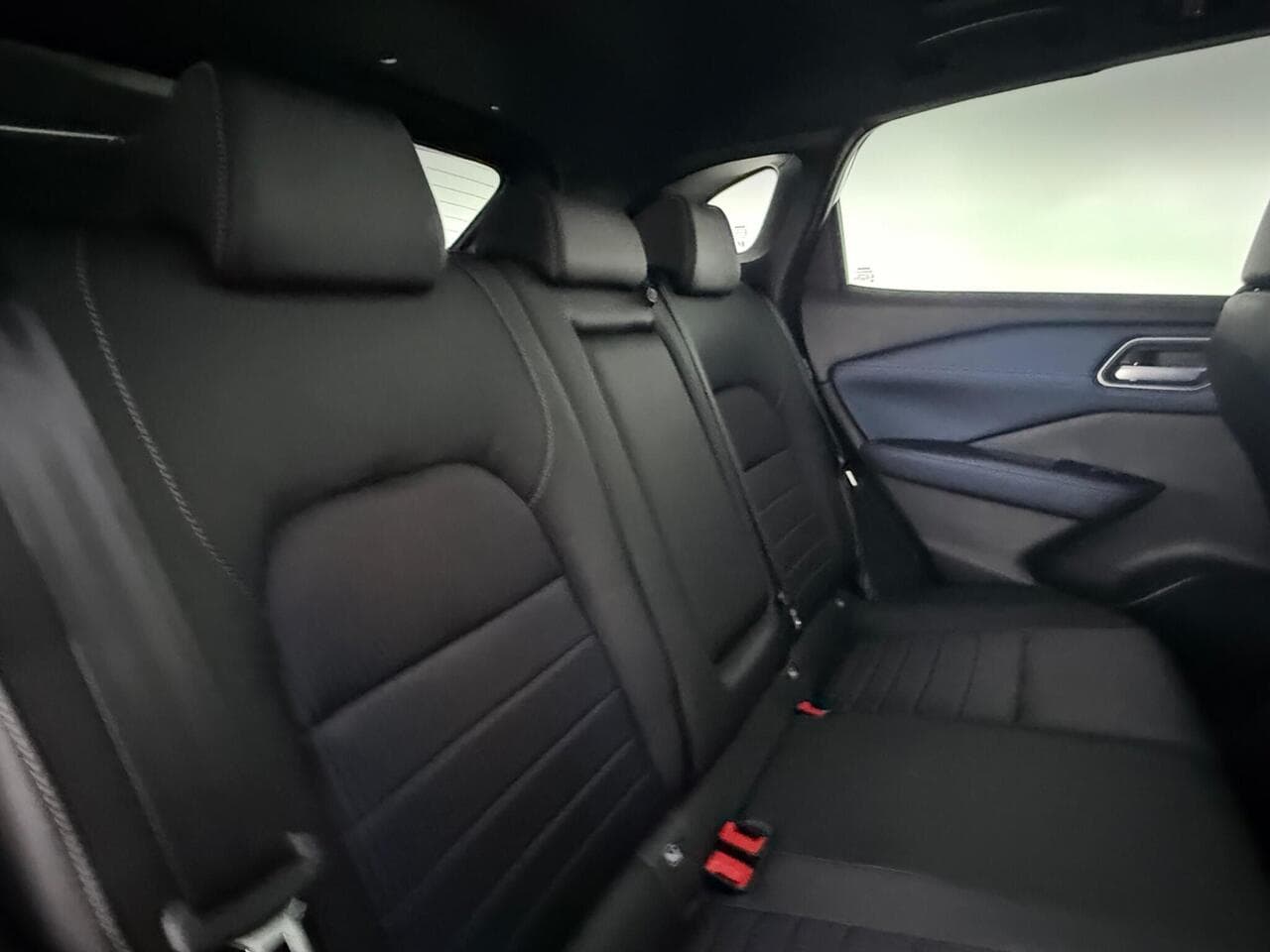 Nissan Qashqai thumbnail Seats Rear