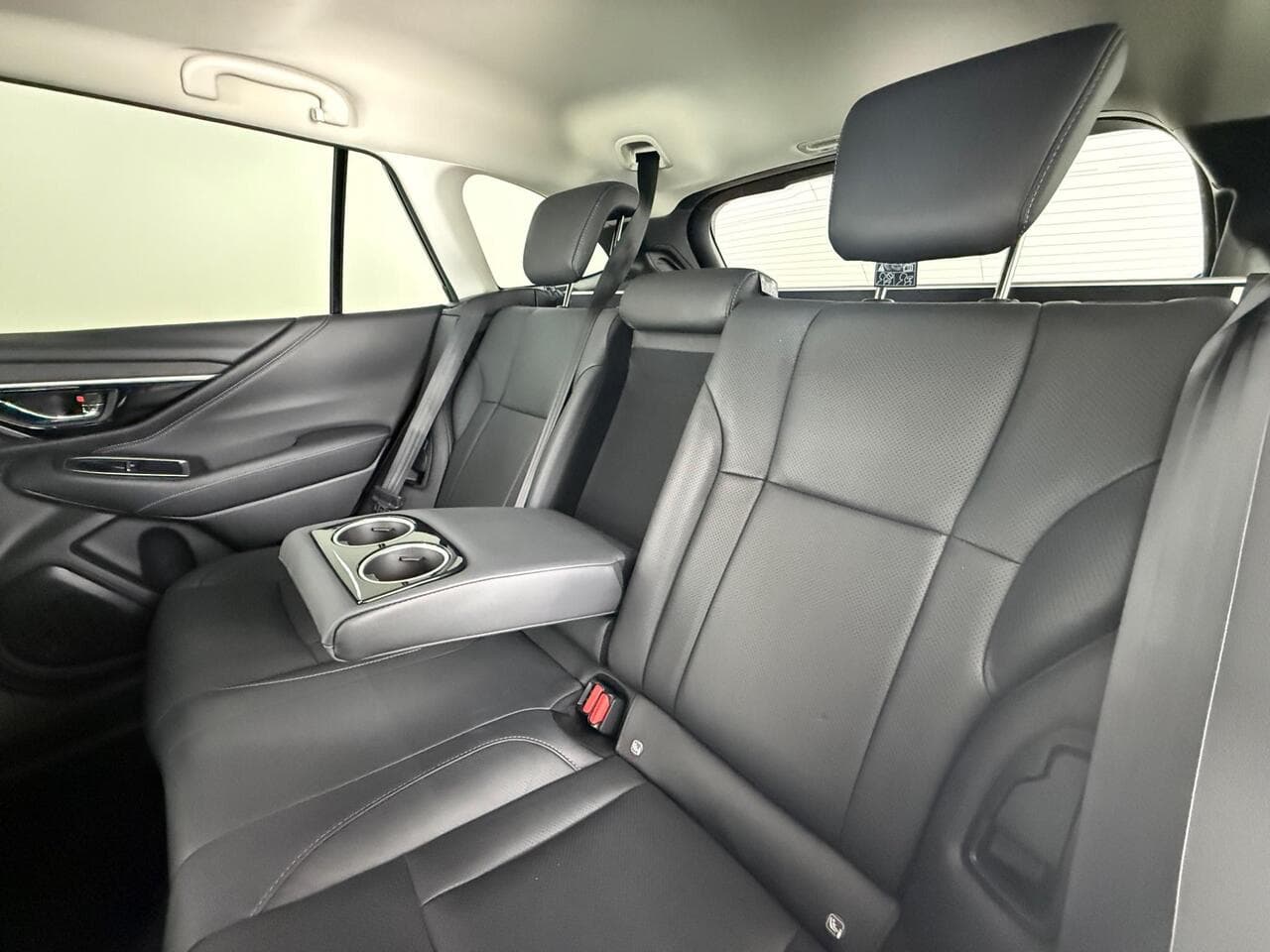 Subaru Outback thumbnail Seat Front Passenger