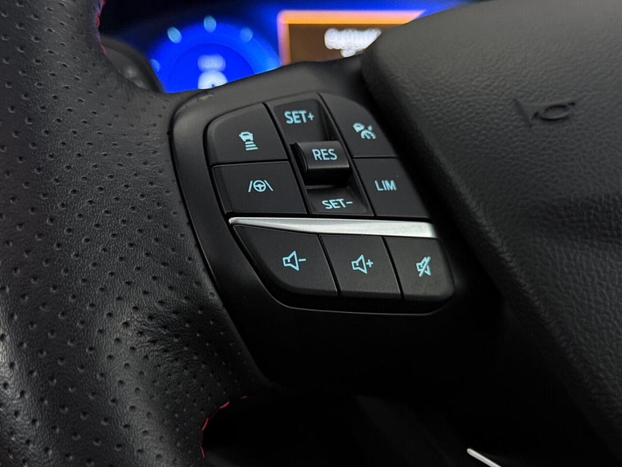 Ford Kuga thumbnail Misc Controls