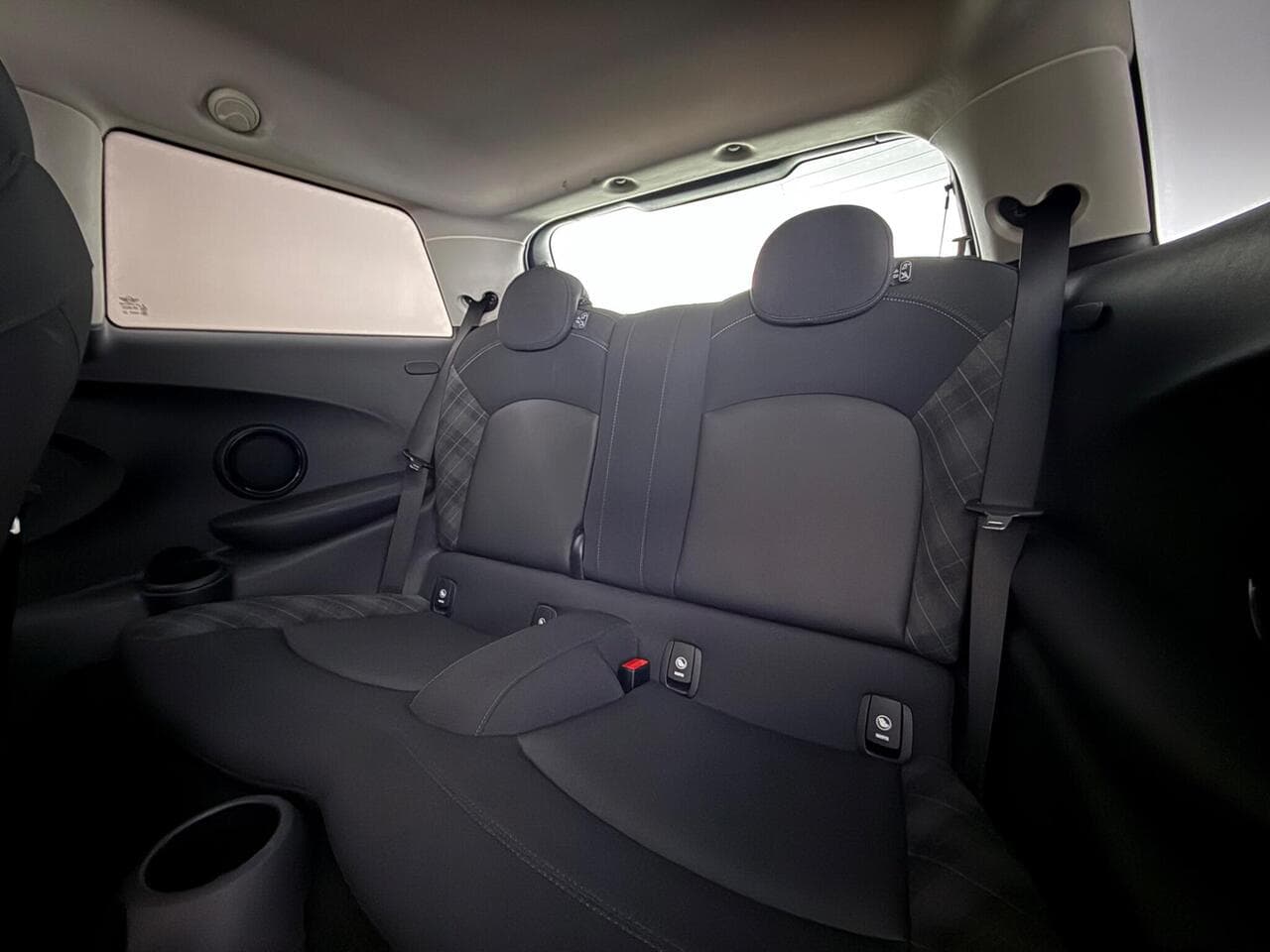MINI Hatch thumbnail Seats Rear