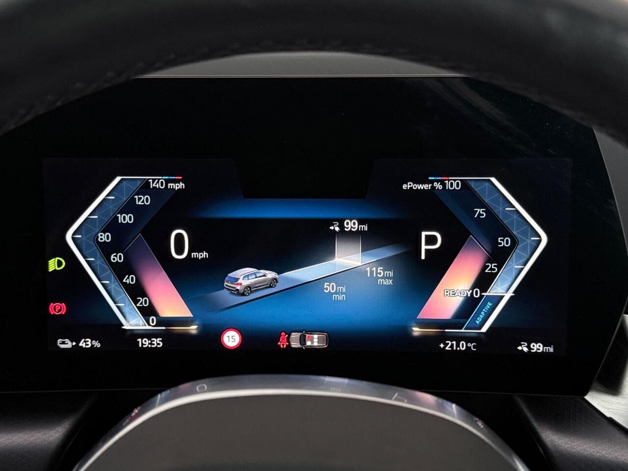 BMW iX1 thumbnail Driver Instruments