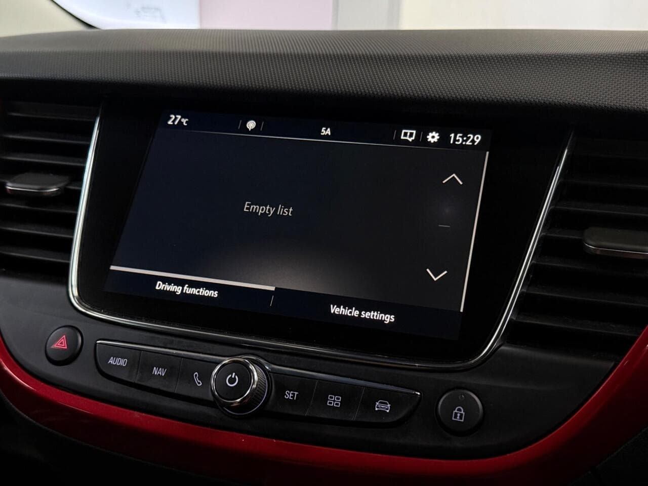 Vauxhall Crossland thumbnail Infotainment System