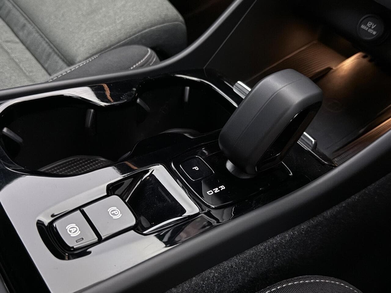 Volvo XC40 thumbnail Interior Front